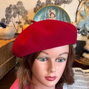 EUC VINTAGE red Laulhère 100% French wool beret classic French-style accessory